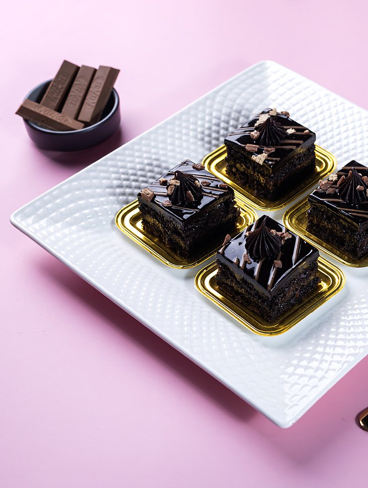 Kitkat-Chocolate-Pastry Kitkat Chocolate Pastry