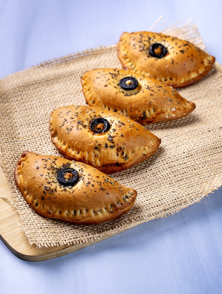 Veg-Pesto-Cheese-Calzone Veg Pesto Cheese Calzone